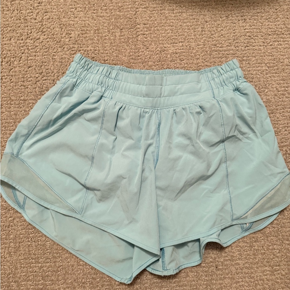 LULULEMON hotty hot short size 4 4”